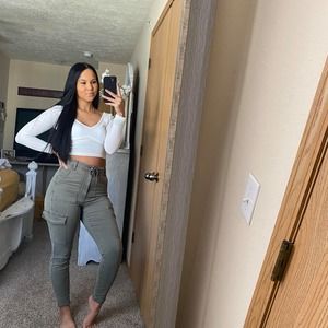 Meet your Posher, Desiree